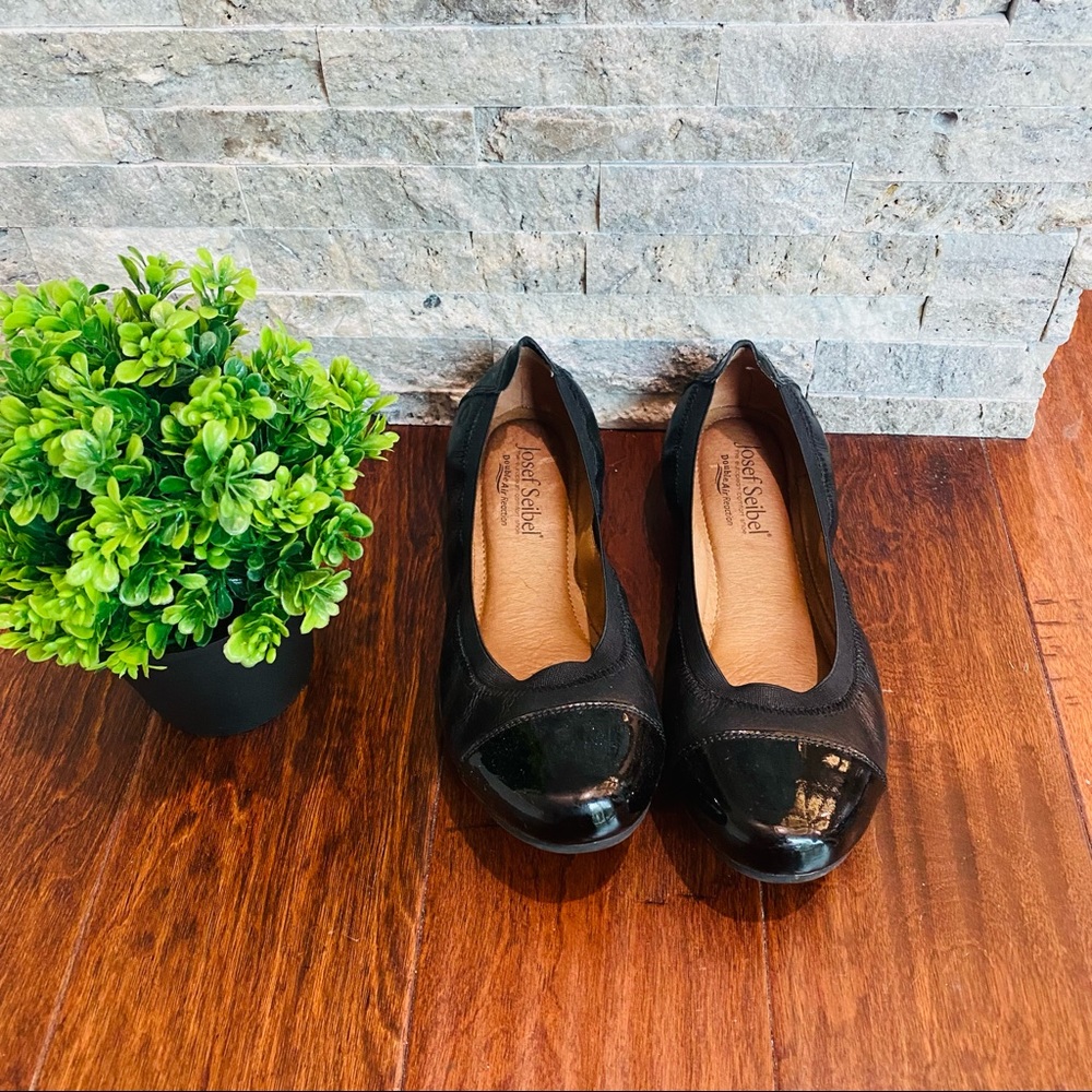 Josef Seibel european comfort shoe/black shiny toe
